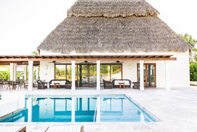 Las Verandas Hotel & Villas