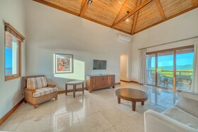 Las Verandas Hotel & Villas