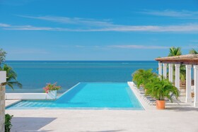 Las Verandas Hotel & Villas