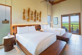 Las Verandas Hotel & Villas