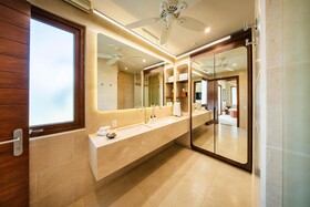 Las Verandas Hotel & Villas