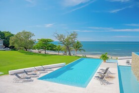 Las Verandas Hotel & Villas
