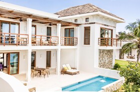 Las Verandas Hotel & Villas