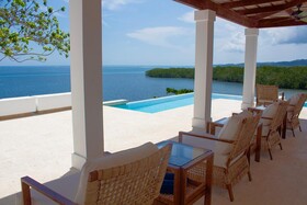 Las Verandas Hotel & Villas