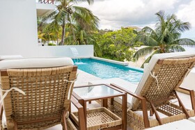 Las Verandas Hotel & Villas
