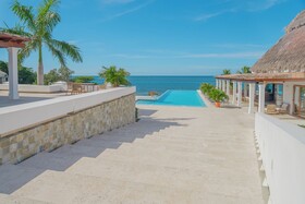 Las Verandas Hotel & Villas