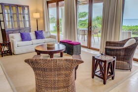 Las Verandas Hotel & Villas