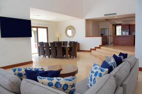 Las Verandas Hotel & Villas
