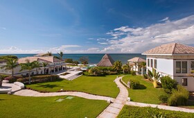 Las Verandas Hotel & Villas