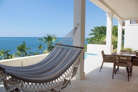 Las Verandas Hotel & Villas