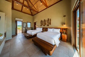 Las Verandas Hotel & Villas
