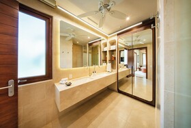 Las Verandas Hotel & Villas