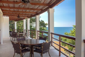 Las Verandas Hotel & Villas