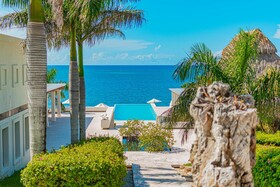Las Verandas Hotel & Villas