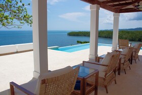 Las Verandas Hotel & Villas