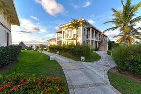 Las Verandas Hotel & Villas