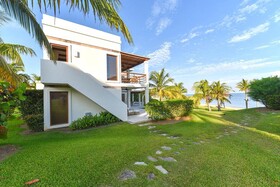 Las Verandas Hotel & Villas