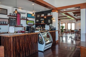 Las Verandas Hotel & Villas