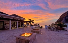 Las Verandas Hotel & Villas