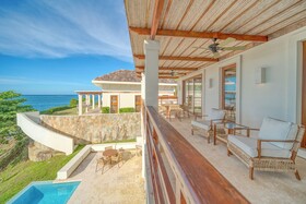 Las Verandas Hotel & Villas