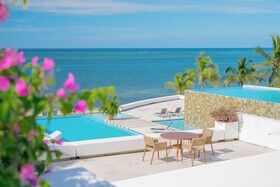 Las Verandas Hotel & Villas