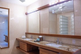 Las Verandas Hotel & Villas