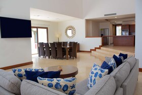 Las Verandas Hotel & Villas