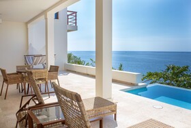 Las Verandas Hotel & Villas