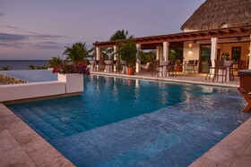 Las Verandas Hotel & Villas