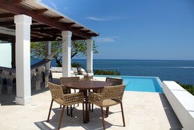Las Verandas Hotel & Villas