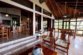 Mango Creek Lodge