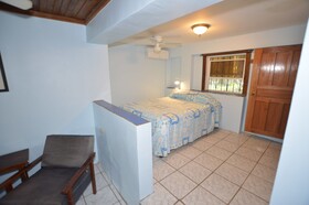 Mariposa Lodge