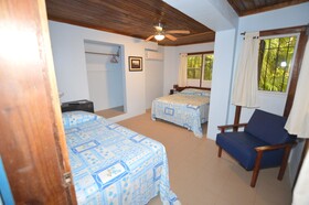 Mariposa Lodge