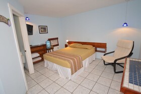 Mariposa Lodge