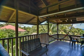 Mariposa Lodge
