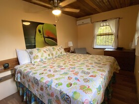 Mariposa Lodge