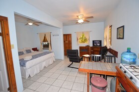 Mariposa Lodge