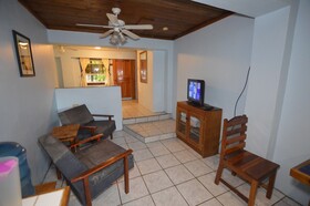Mariposa Lodge