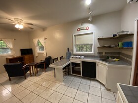 Mariposa Lodge