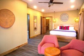 Mr. Tucan Hotel