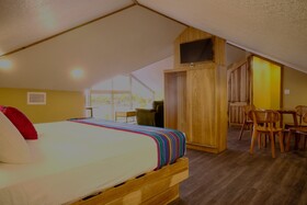Mr. Tucan Hotel