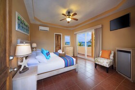 Mr. Tucan Hotel