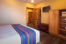 Mr. Tucan Hotel