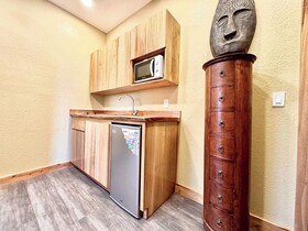 Mr. Tucan Hotel
