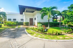 Pristine Bay Beach Villa