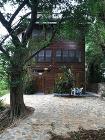 Roatan Bed & Breakfast Apartments