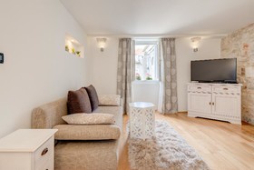 Temple Luxury Apartments & Rooms