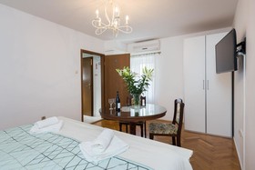 Apartments Zdravko