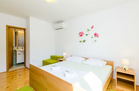 Apartment & Rooms Maždin