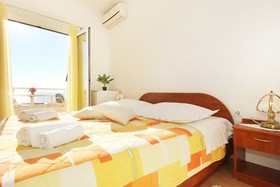 Apartments Topic Baska Voda
